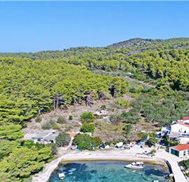 6 Bedroom Beachfront Villa with Heated Pool near Vela Luka on Korcula Island, Sleep 12
